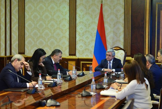  Президент Армении созвал совещание для обсуждения перспектив развития системы 
гражданской службы 