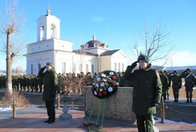 Военнослужащие ЮВО в Армении почтили память погибших воинов в землетрясении 7 
декабря 1988 года