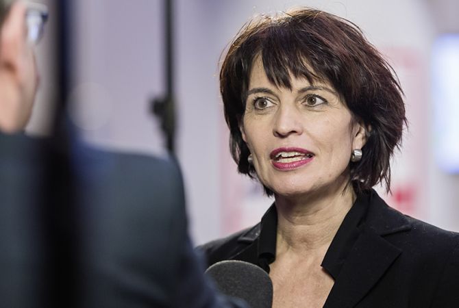 Дорис Лойтхард избрана президентом Швейцарии на 2017 год