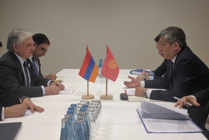 Состоялась встреча главы МИД Армении с министром ИД Кыргызстана