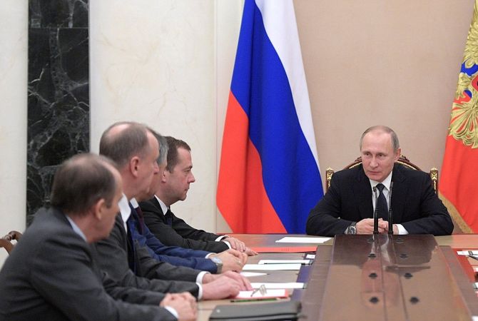 Путин обсудил с Совбезом ситуацию вокруг Пальмиры и Алеппо 