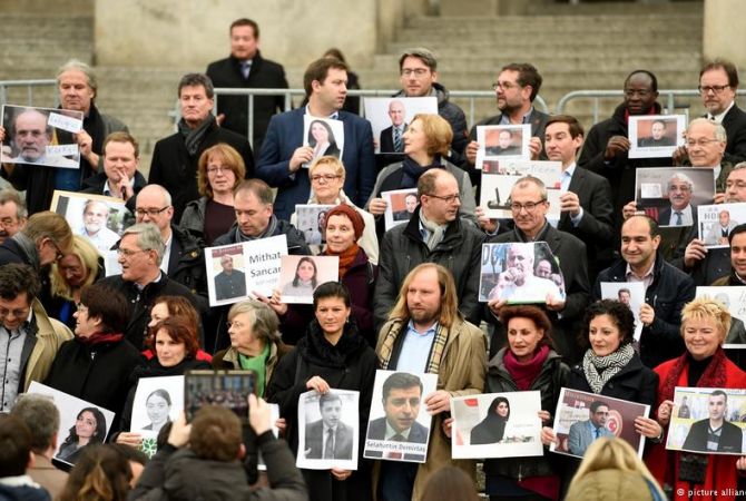  Немецкие законодатели выразили поддержку депутатам прокурдской Демократической 
партии народов  
