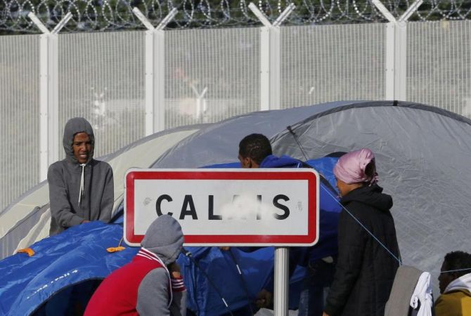  Мигранты стали возвращаться во французский Кале 