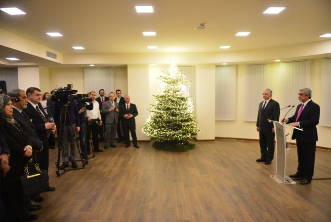  
Президент Армении принял участие в приеме, организованном в министерстве 
иностранных дел по случаю праздников Нового года и Рождества

 