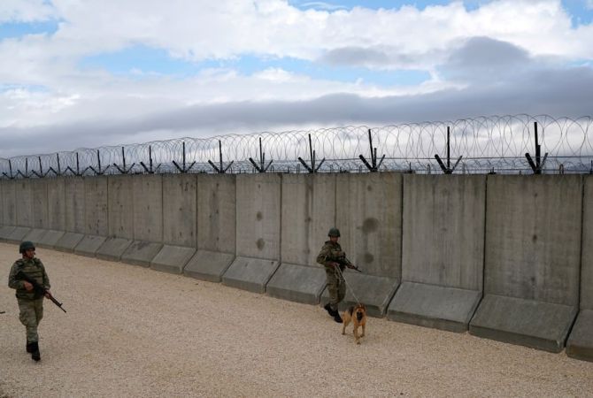 Турция желает построить стену на границах с Арменией и Ираном: Sputnik