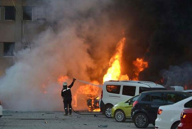 Car bomb kills 2, wounds 18 in Turkey 