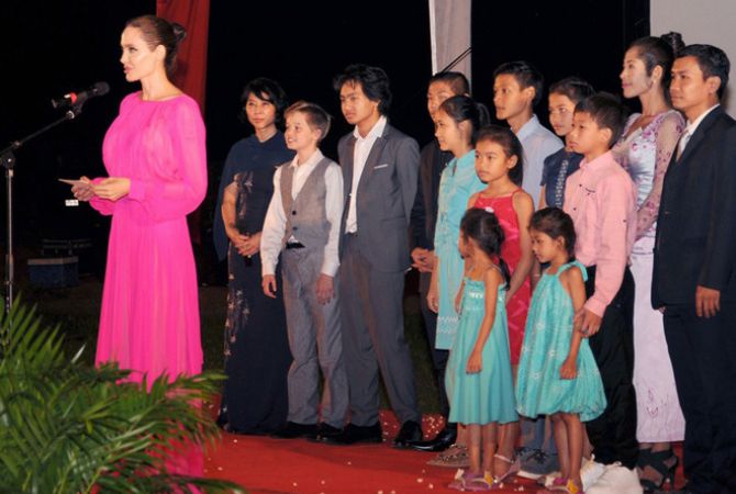 Анджелина Джоли - о геноциде в Камбодже