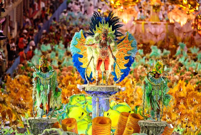 В Рио-де-Жанейро официально открывается карнавал