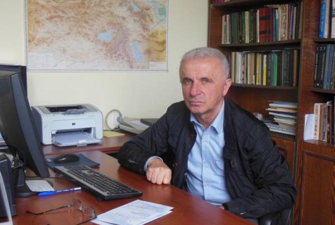  Левон Епископосян считает смешными действия Азербайджана 