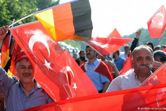 Գերմանիայի թուրքերը Թուրքիայի սահմանադրական հանրաքվեի դեմ քարոզարշավ են 
նախաձեռնել