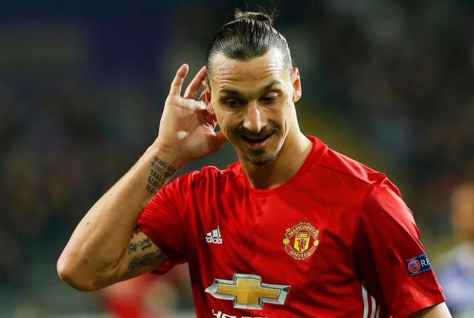 Manchester United to offer new contract to Ibrahimovich  