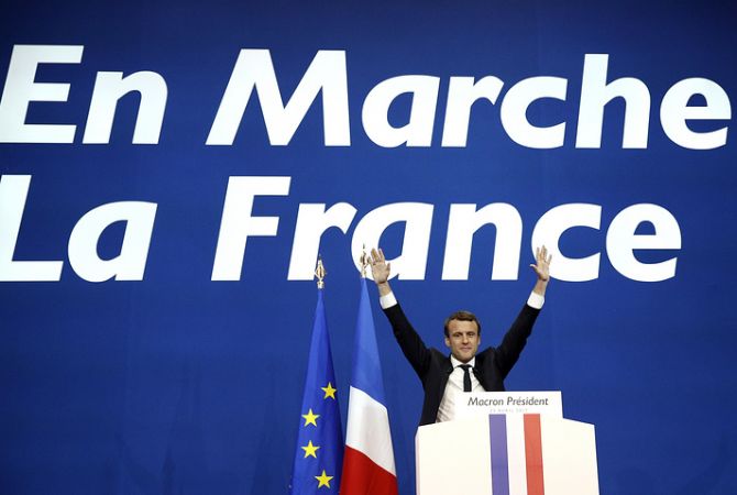 Макрон победил в первом туре выборов президента Франции