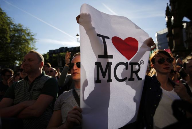 В Манчестере прошла акция "Любовь сильнее ненависти!"