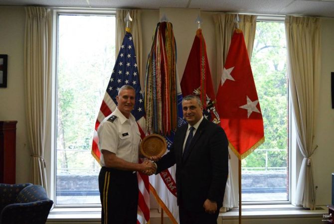 Armenia’s Ambassador Hovhannisyan visits US Army War College