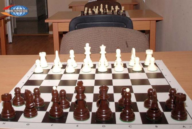 Победу на первенстве по шахматам среди писателей поделили Тадевос Хачатрян и Сергей 
Варосян
