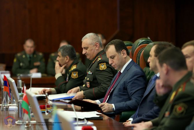 Министр обороны Армении принял участие в заседании Совета министров обороны СНГ