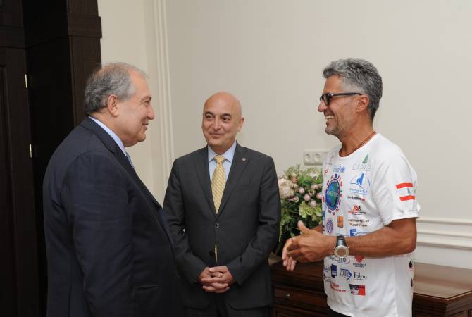 President Sarkissian hosts Marseille-based mountaineer Ara Khatchadourian and AGBU Armenia 
chairman Vasken Yacoubian