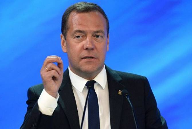 Россия не против восстановления дипотношений с Грузией, заявил Медведев