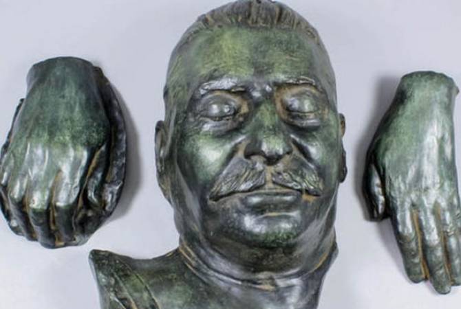 СМИ: посмертная маска Сталина ушла с молотка за $17,3 тысячи