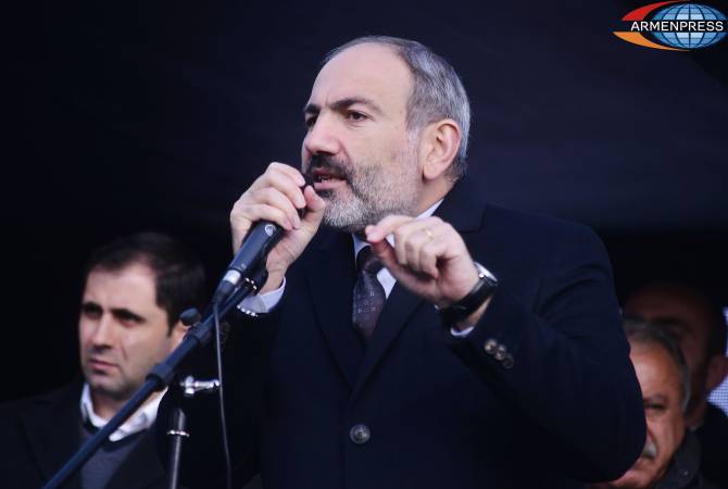 ستصبح أرمينيا مرة أخرى بلداً صناعياً بحالة فوزنا في الانتخابات البرلمانية-رئيس الوزراء بالنيابة نيكول 
باشينيان خلال الحملة الانتخابية لتحالف إبم كايل«خطوتي» في بلدة تالين