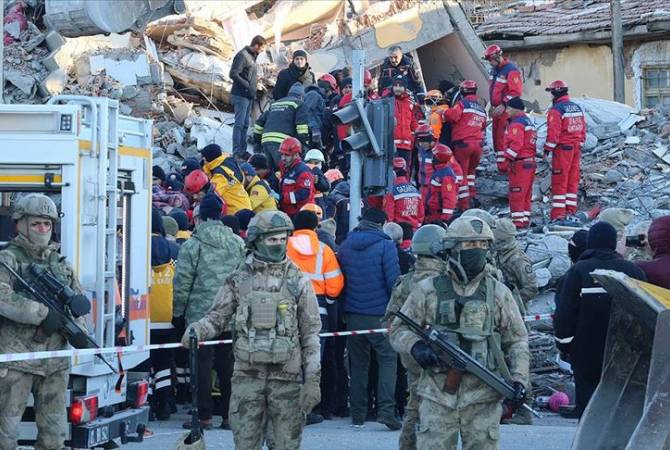Число жертв землетрясения в Турции возросло до 21