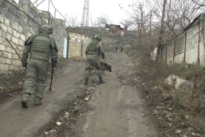 Международный противоминный центр МО РФ обследуют частные дома и участки в Степанакерте