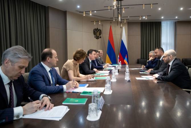 ارتفع حجم التبادل التجاري للمنتجات الغذائية الزراعية بنسبة 19.8٪- وزير الاقتصاد الأرميني بلقاء مع وزير 
الزراعة الروسي-