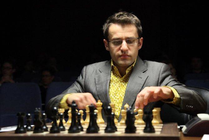 Aronián felicitó a la selección masculina de ajedrez de Armenia por la conquista de la medalla 
de plata