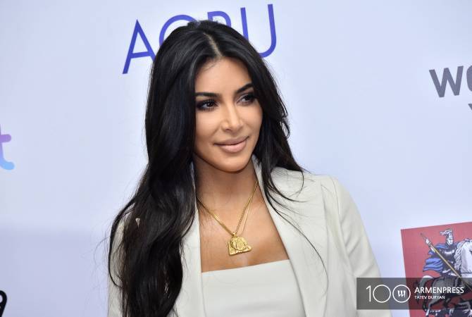 Kim Kardashian attire l'attention sur le blocus du corridor de Latchine

