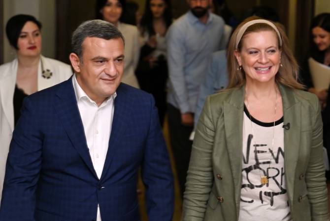 Amanda Freitag, star of the American cooking TV show Chopped visited Yeremyan 
Academy