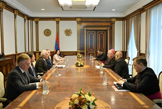 Президент Республики Армения принял государственного секретаря Святого 
Престола