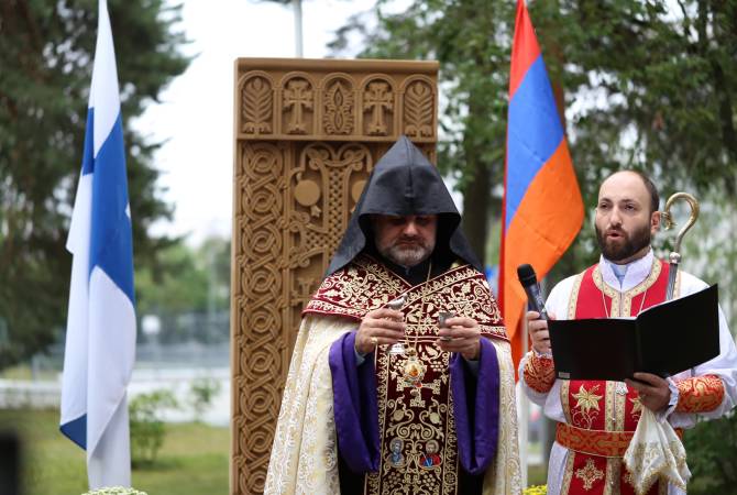 Inauguration à Espoo de la première croix de pierre arménienne en Finlande