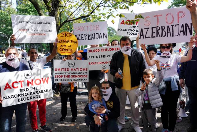 Армяне США провели акции протеста против широкомасштабной военной агрессии 
Азербайджана в Нагорном Карабахе