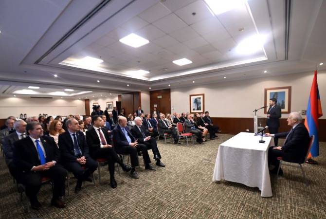 دیدار رئیس جمهور ارمنستان با نمایندگان جامعه ارامنه در آرژانتین