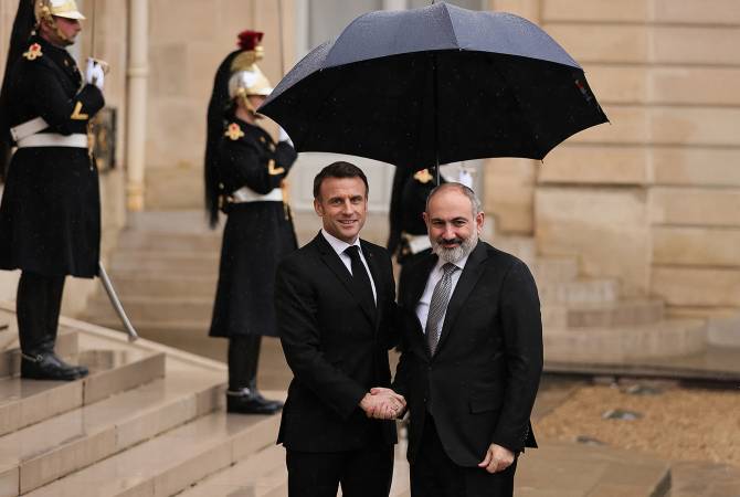باشينيان وماكرون يلتقيان في قصر الإليزيه والتأكيد على خصوصية العلاقات بين أرمينيا وفرنسا