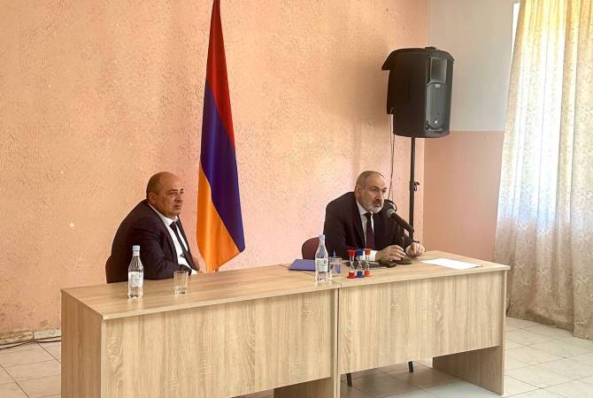 PM Pashinyan meets with residents of Kirants, Berkaber communities