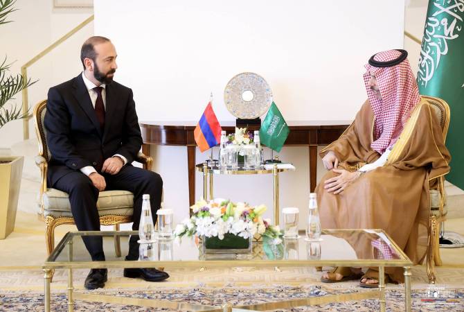 وزير الخارجية آرارات ميرزويان يلتقي نظيره السعودي فيصل بن فرحان آل سعود في الرياض وبحث 
التعاون بين البلدين