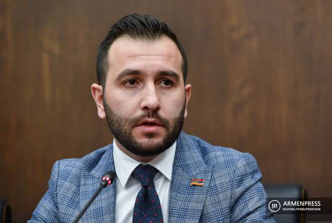 Четкая фиксация границы станет легитимным фактором в защите территориальной 
целостности Армении: Конджорян