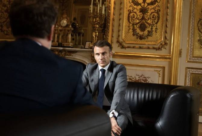 Macron, Ukrayna'ya askeri birlikler gönderme ihtimalini istisna etmediğini yineledi