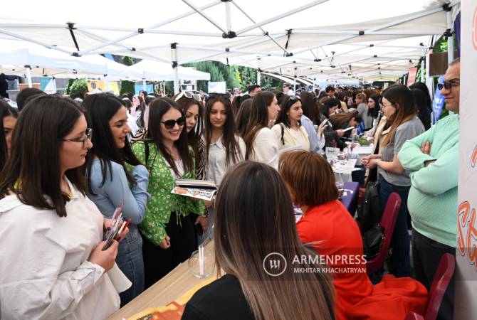 معرض التوظيف لجامعة الاقتصاد الحكومية الأرمنية سيكون مفتوحاً لجميع الباحثين عن عمل وسيتم 
تقديم أكثر من 600 فرصة عمل