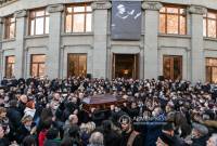 Тысячи ереванцев приняли участие в церемонии прощания с Артуром Григоряном