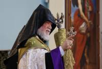 قداسة كاثوليكوس بيت كيليكيا الكبير للأرمن آرام الأول يدعو المجتمع الدولي للتدخل بكل التدابير لإعادة 
فتح ممر لاتشين