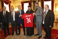 الاتحاد التركي لكرة القدم يدعو بطريرك القسطنطينية للأرمن ساهاك ماشاليان لحضور مباراة كرة 
القدم بين أرمينيا وتركيا 