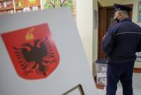 В Тиране обстреляли офис албанского телеканала