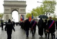 مسيرة مهيبة نحو قوس النصر في باريس بمشاركة سفيرة أرمينيا بفرنسا وممثلو القيادة الفرنسية 
تكريماً لشهداء الإبادة الأرمنية