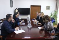 亚美尼亚人权捍卫者、美国国际开发署代表团讨论纳戈尔诺-卡拉巴赫被迫流离失所者的权
利