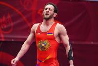 亚美尼亚选手梅兹鲁姆•梅兹鲁米扬在U23世界摔跤锦标赛上获得铜牌