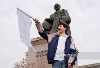 «Ճամփորդ հոգին»․ Երևանում մեծ շուքով նշվում է Թումանյանի 155-ամյակը