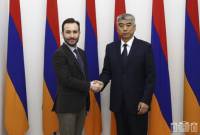 亚美尼亚和中国之间的友好关系有着几个世纪的历史——海克·孔约里安接待了中共中央对
外联络部副部长陈洲
