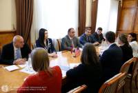 وزير الداخلية الأرمني يستقبل الوفد برئاسة نائب وزير الخارجية الأمريكي